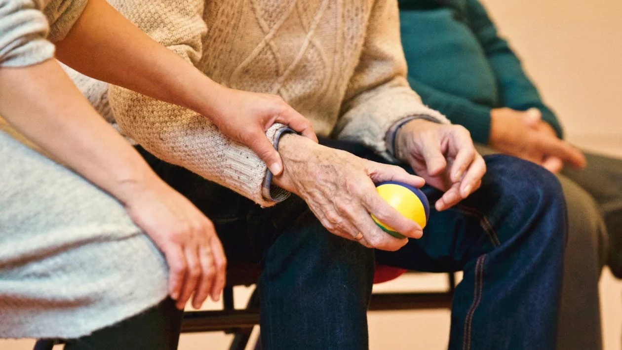 10 benefits of becoming a caregiver for the elderly